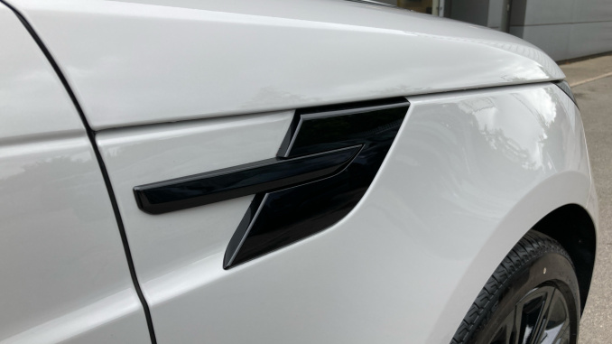 Land Rover Range Rover Sport 3.0 D300 Dynamic SE 5dr Auto Diesel Estate - Image 22